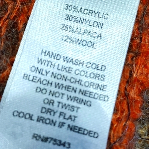 LUCY and Laurel Wool, Alpaca, Acrylic, Nylon, Lightweight, Women's Sweater - Picture 9 of 11